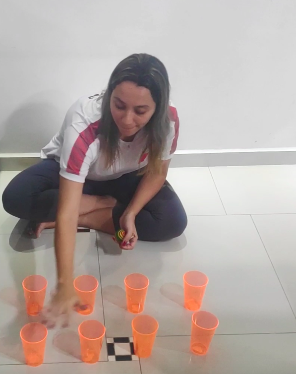 Brincadeira do Dia Bola no Copo
